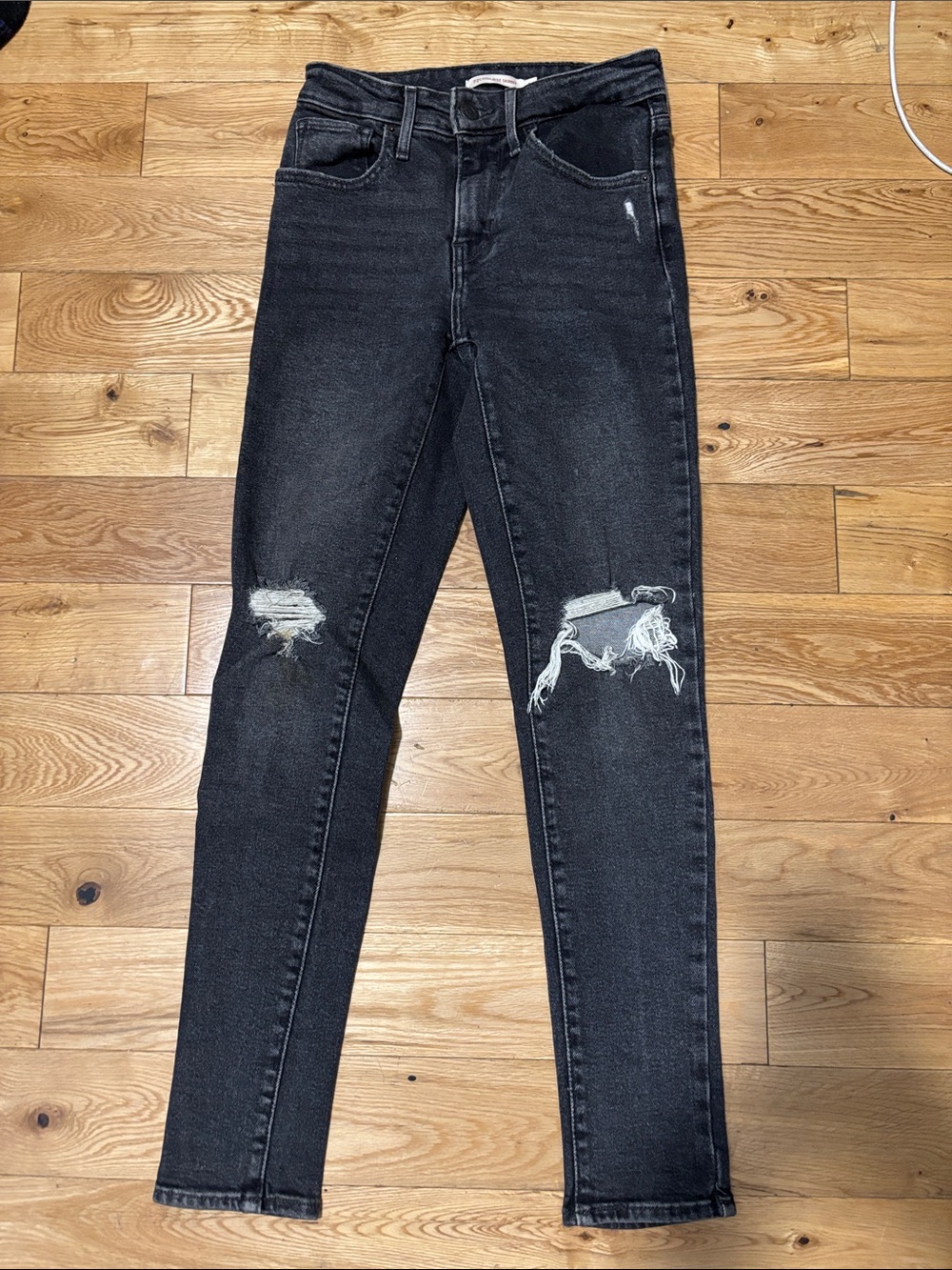 Levi’s 721 High Rise Skinny in Faded Black Size 24